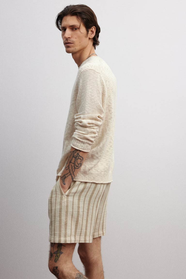 H&M Shorts Aus Webstoff In Regular Fit