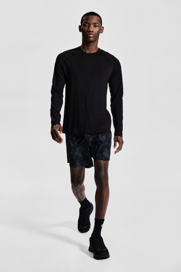 H&M Sportshirt mit DryMove™ in Muscle Fit