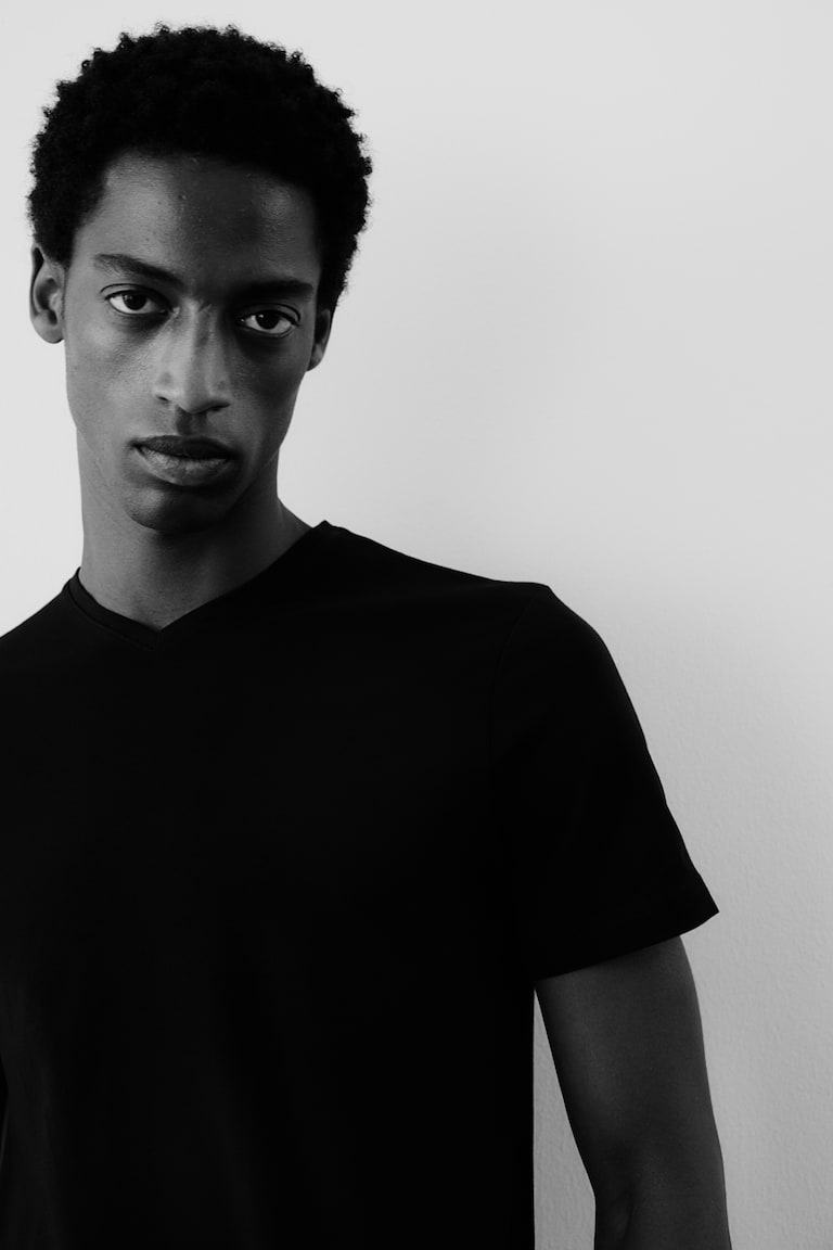 H&M T-Shirt Mit V-Ausschnitt Slim Fit