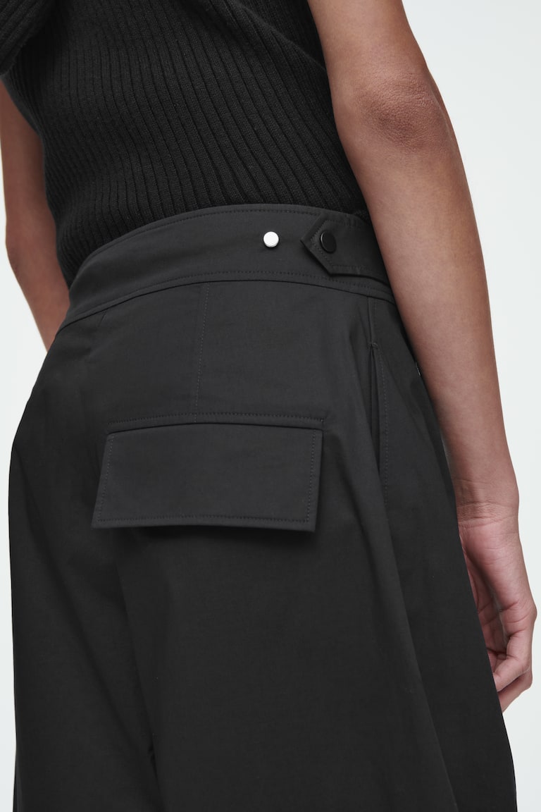 H&M UTILITY-HOSE MIT BARREL-BEIN