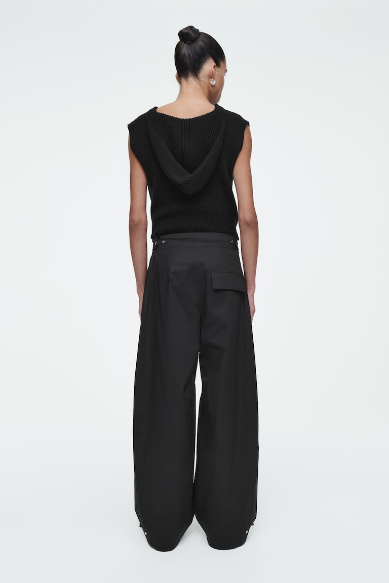 H&M UTILITY-HOSE MIT BARREL-BEIN