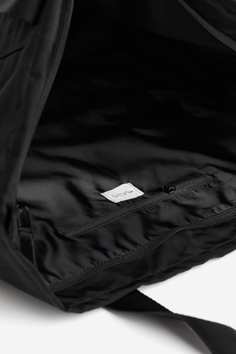 H&M Wasserabweisende Sporttasche