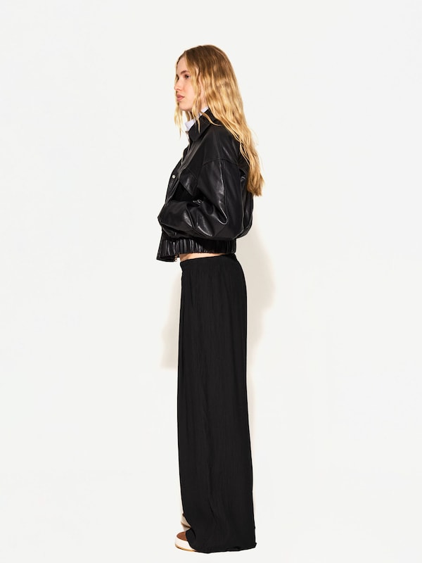 Bershka Bershka Wide Leg Hose In Schwarz