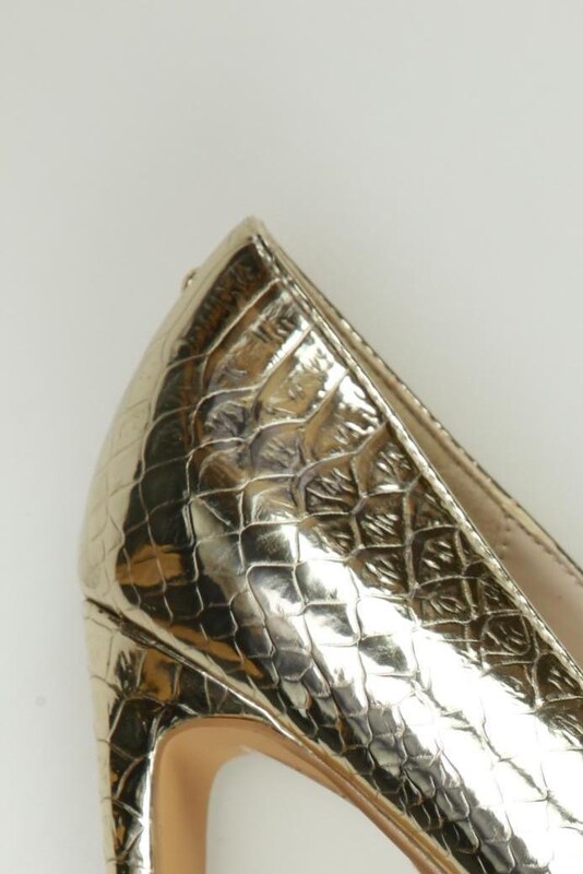 Buffalo London Buffalo London Pumps 39 In Gold