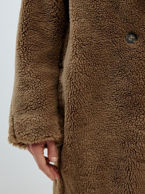 EDITED EDITED Mantel 'Lya' (GRS) In Sepia