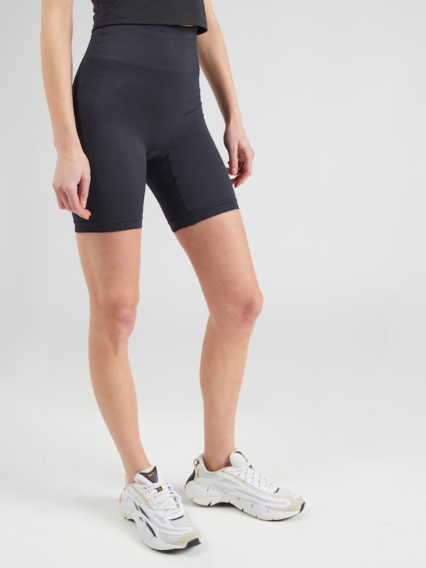 Hummel Hummel Skinny Sportshorts 'Alive' In Schwarz