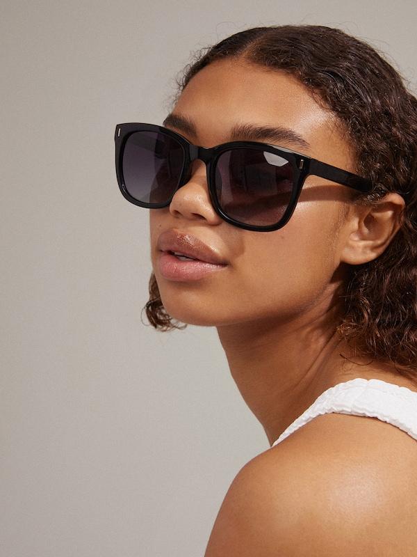 Pilgrim Pilgrim Sonnenbrille 'KATYA' In Schwarz