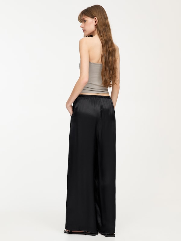 Pullu0026Bear Pull&Bear Wide Leg Hose In Schwarz