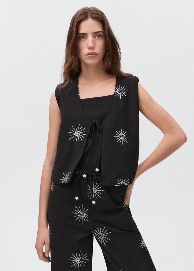 Mango Besticktes Top mit Schleifenverschluss