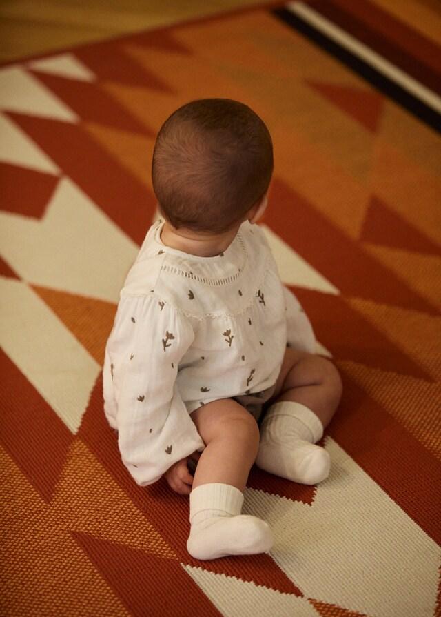 Mango Bluse mit floraler Stickerei