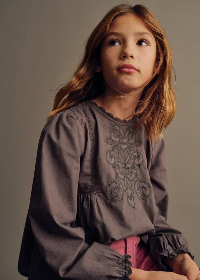 Mango Bluse mit Stickverzierungen