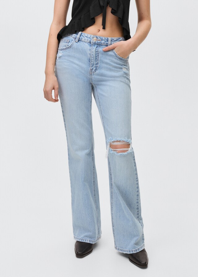 Mango Flared Jeans mit Zierrissen