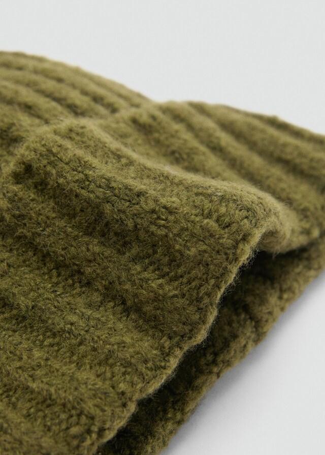 Mango Gerippte Strickmütze