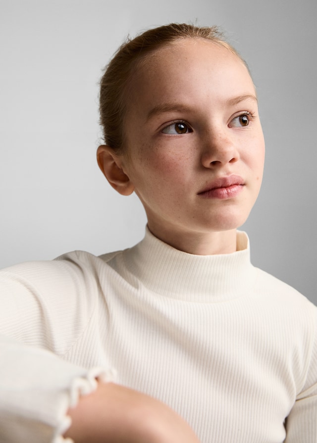 Mango Geripptes T-Shirt Mit Hohem Kragen