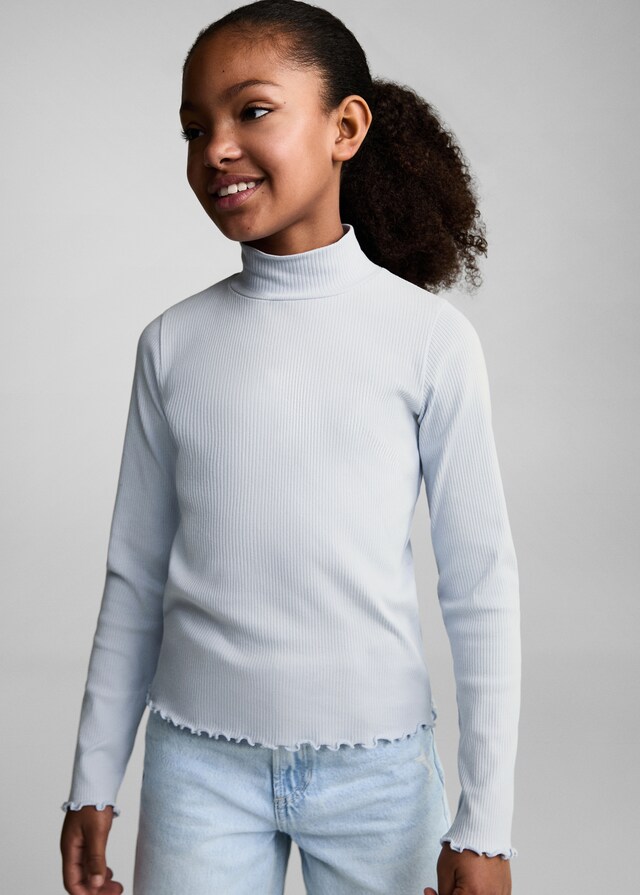 Mango Geripptes T-Shirt mit hohem Kragen