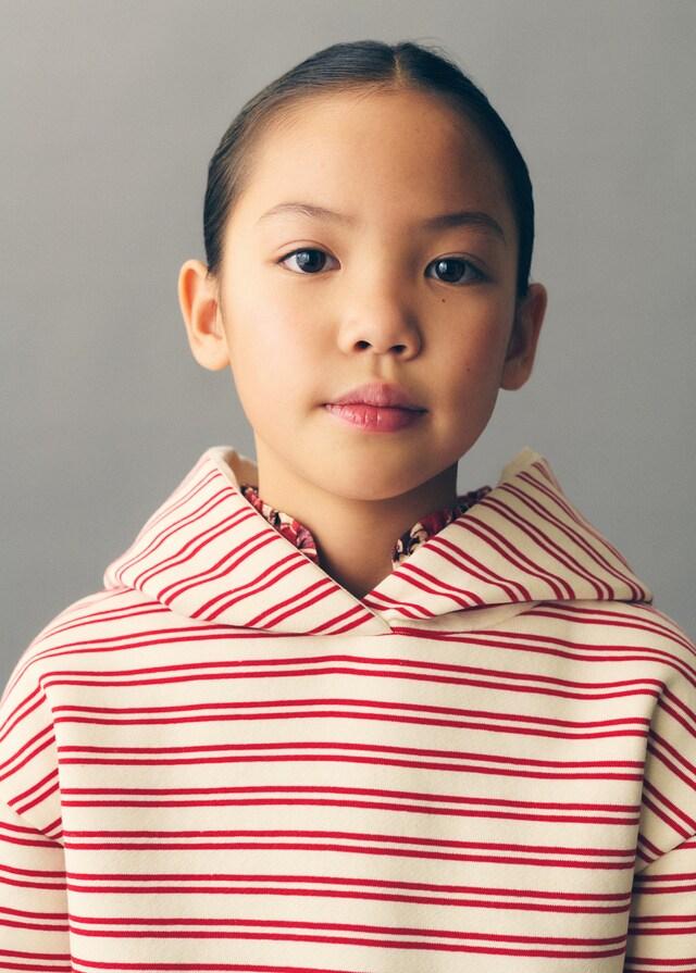 Mango Gestreiftes Sweatshirt mit Kapuze