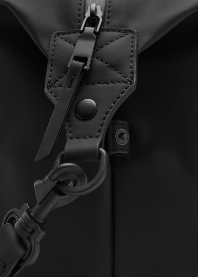 Mango Gummierte Bowlingtasche