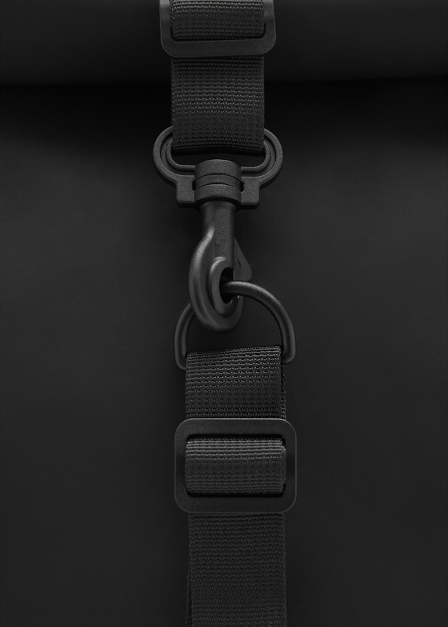 Mango Gummierter Rucksack Mit Umschlagverschluss