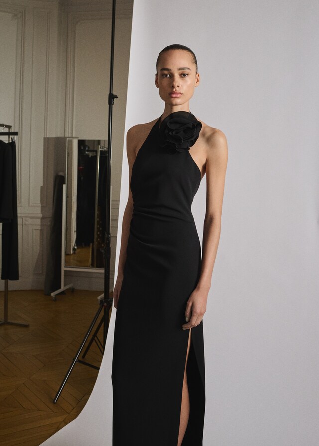 Mango Halterkleid mit Blumenschmuck