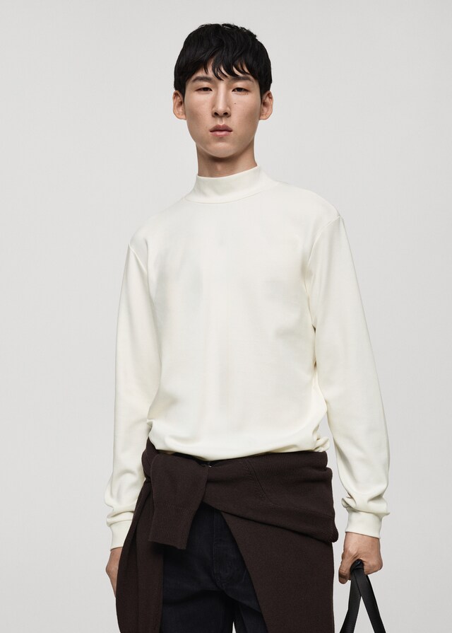 Mango Langärmliges T-Shirt mit halbhohem Kragen