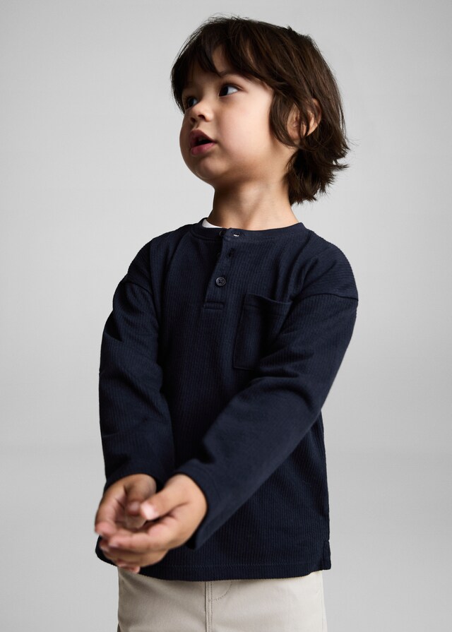 Mango Langärmliges T-Shirt mit Knöpfen