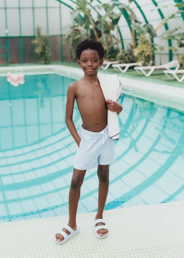 Mango Mehrfarbig gestreifte Badeshorts