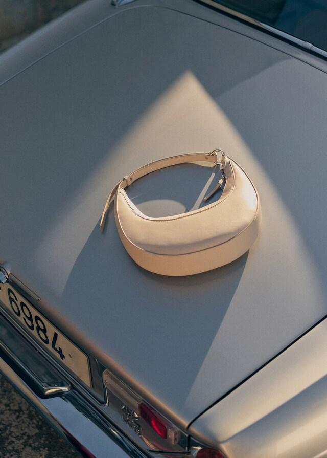 Mango Ovale Schultertasche