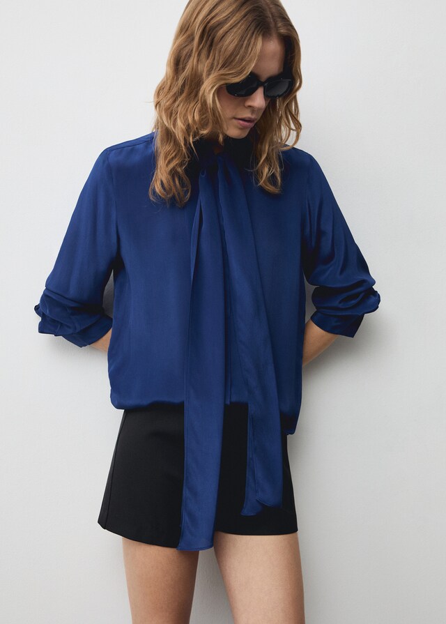 Mango Satiniertes Hemd mit Schleife