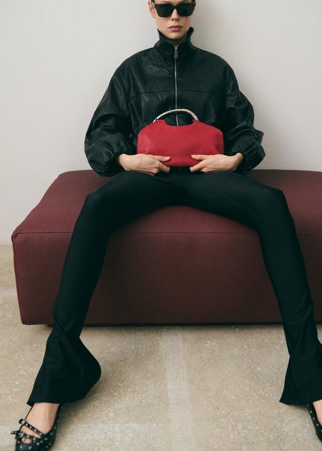 Mango Schultertasche mit Metall-Henkel