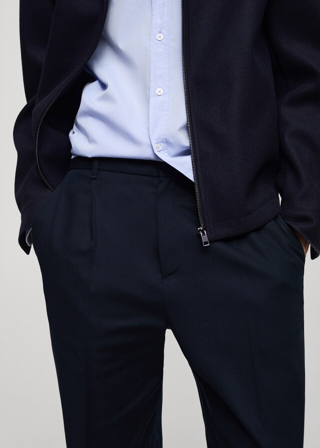 Mango Straight Fit-Bundfaltenhose