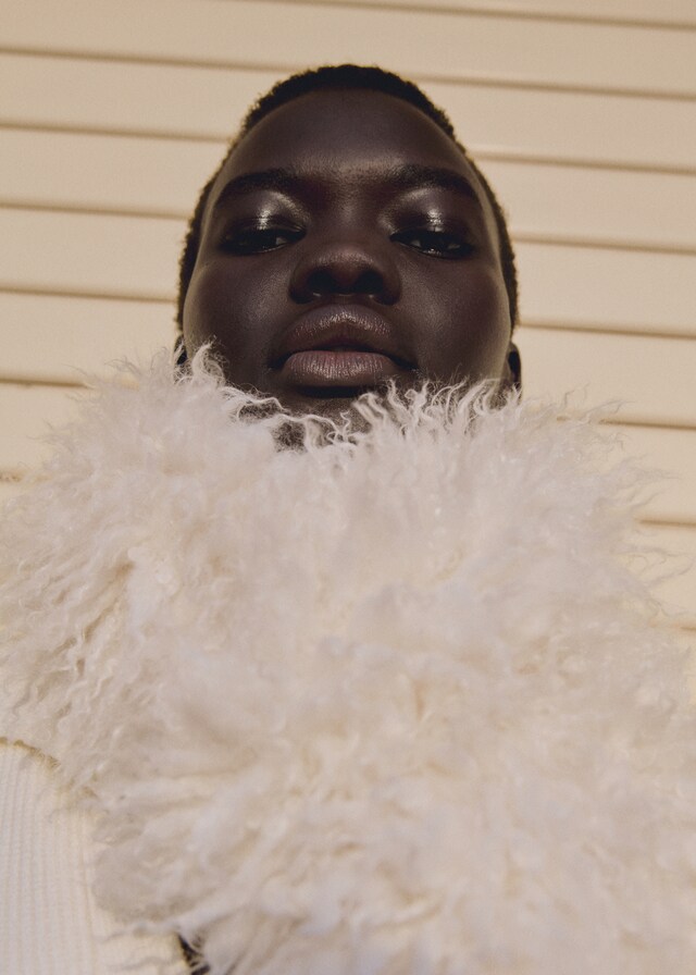 Mango Tuch Mit Felleffekt