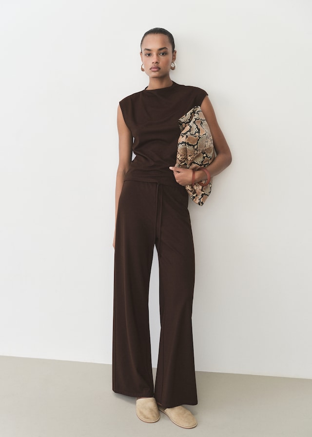 Mango T-Shirt Mit Asymmetrischem Ausschnitt Und Raffdetails