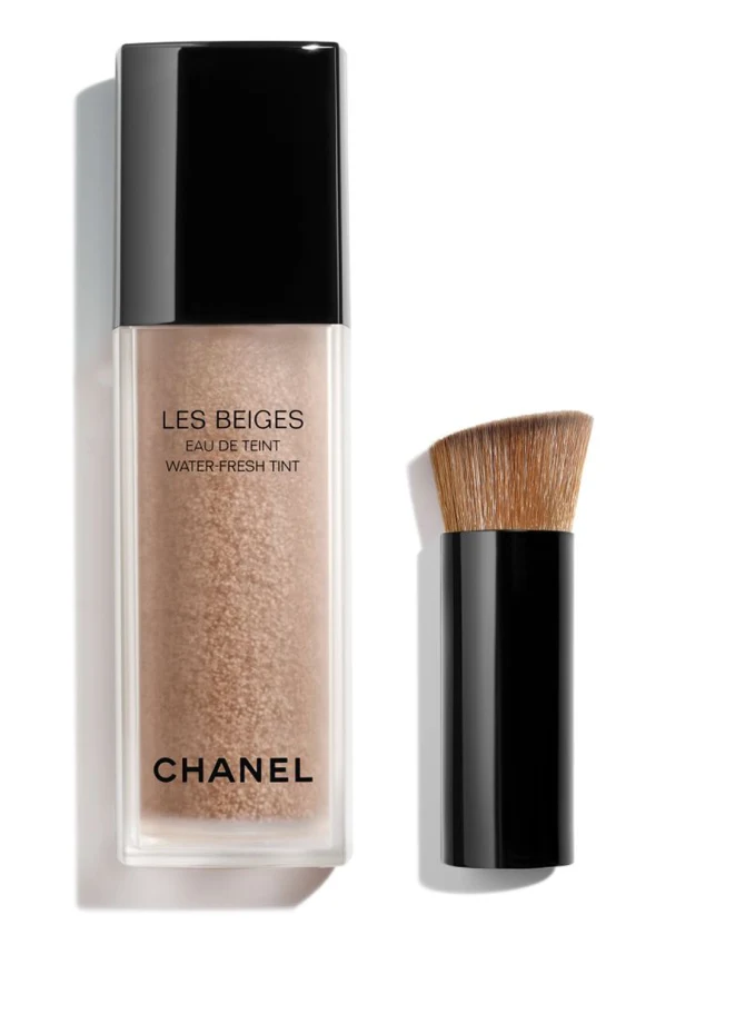CHANEL CHANEL LES BEIGES EAU DE TEINTMake-up mit Frischeeffekt und Mikrokapsel-Pigmenten. Zweite-Haut-Effekt. Natürlich Strahlender Teint
