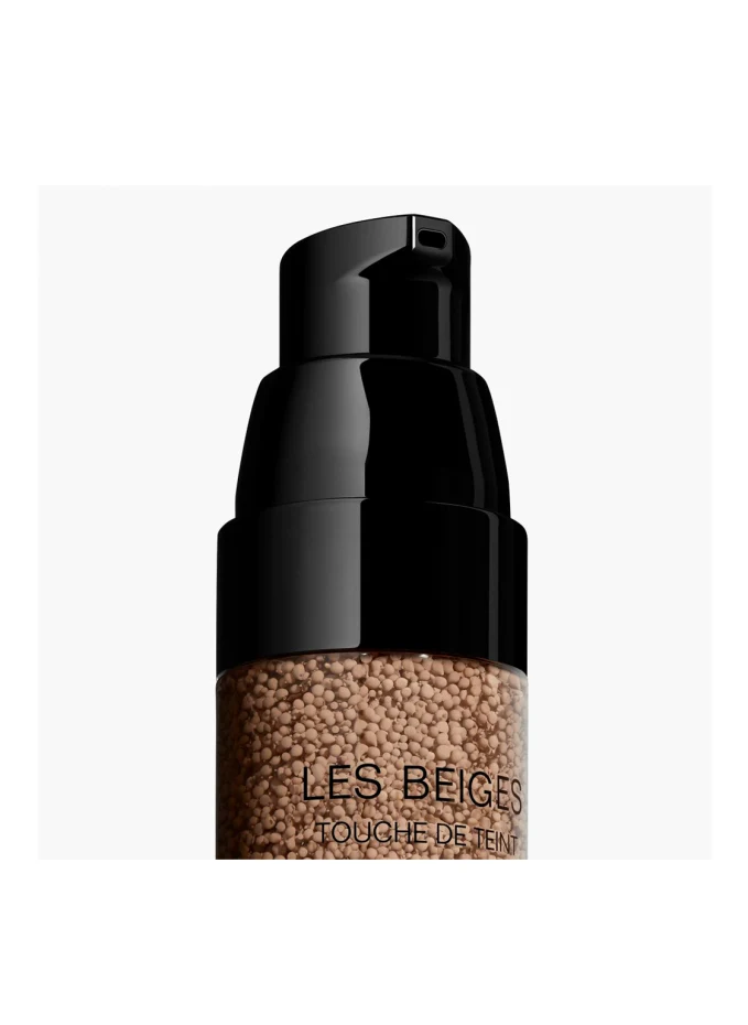 CHANEL CHANEL LES BEIGES TOUCHE DE TEINTVielseitiges Make-up Mit Mikrokapsel-Pigmenten Für Einen Erfrischten Teint