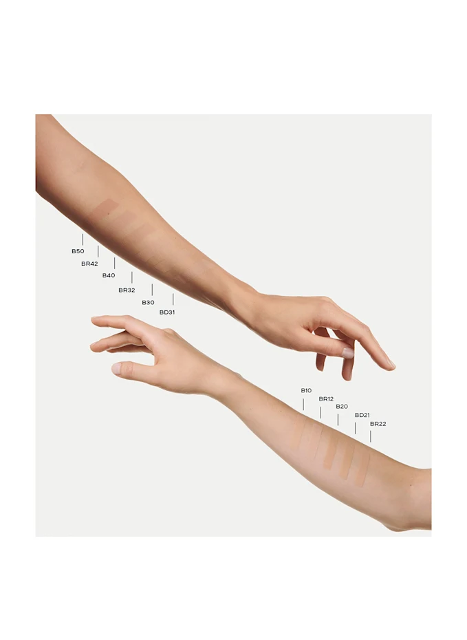 CHANEL CHANEL ULTRA LE TEINT VELVETFoundation Mit Weichzeichnereffekt. Samtig-mattes Finish