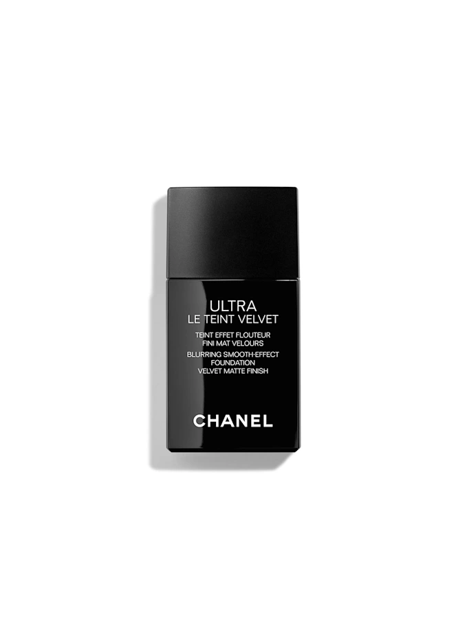 CHANEL CHANEL ULTRA LE TEINT VELVETFoundation mit Weichzeichnereffekt. Samtig-mattes Finish