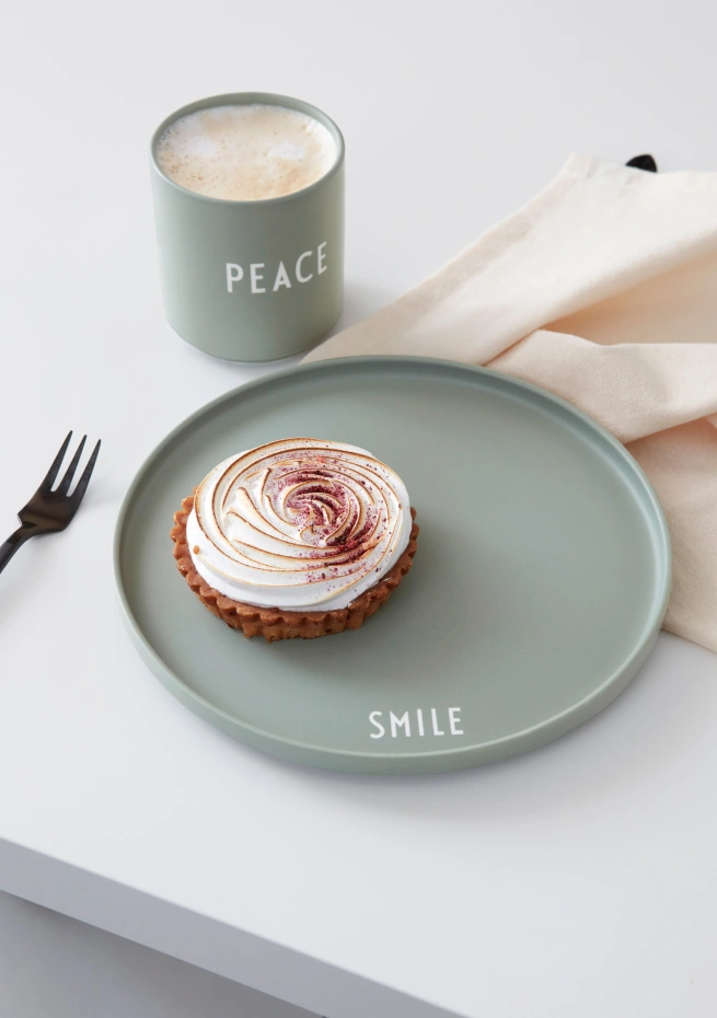 DESIGN LETTERS DESIGN LETTERS Becher PEACEHöhe: 8 5 Cm