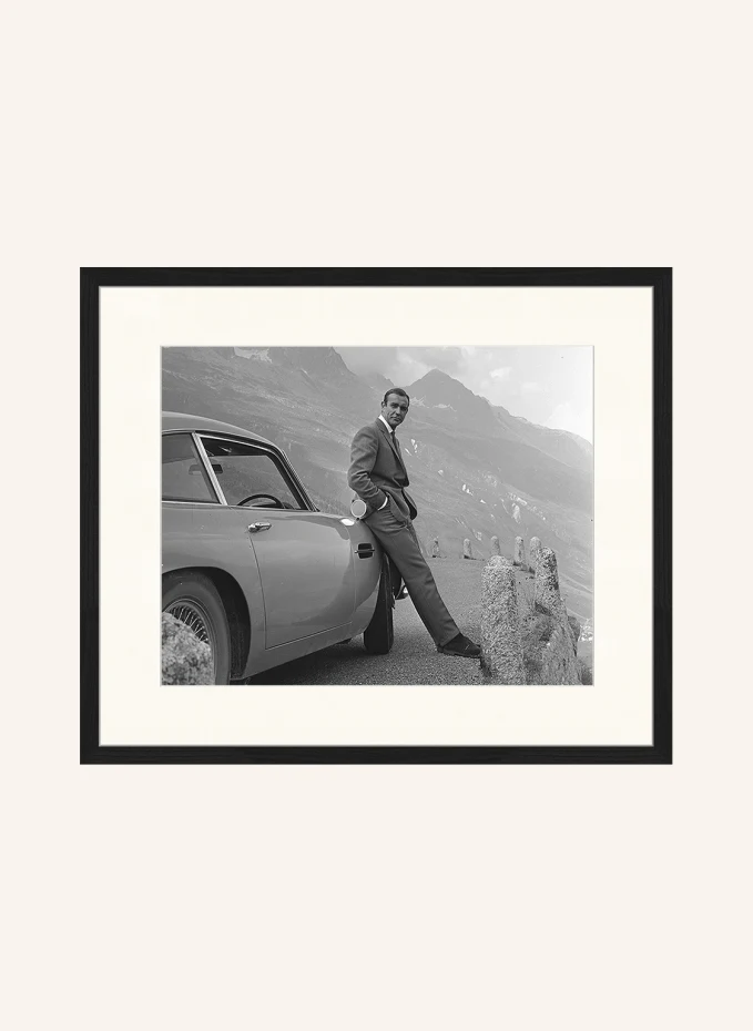 JACOB BADEN JACOB BADEN Wandbild SEAN CONNERY AM SET VON GOLDFINGER mit Rahmen