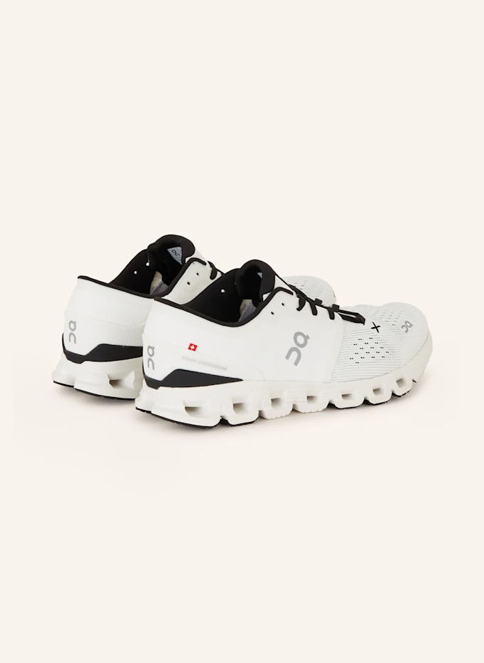 On On Fitnessschuhe CLOUD X 4