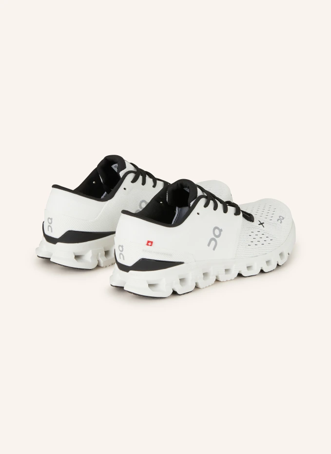 On On Fitnessschuhe CLOUD X 4