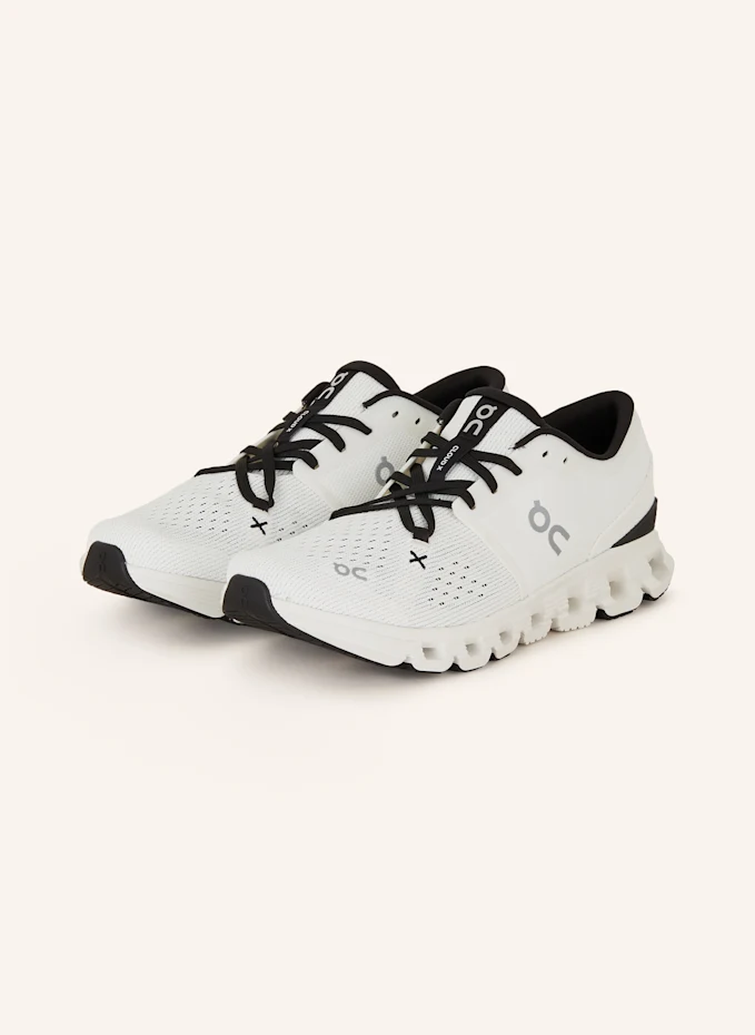 On On Fitnessschuhe CLOUD X 4