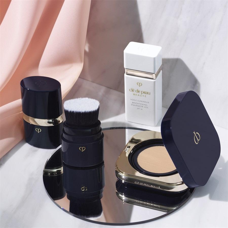 Accessoires Portable Brush Von Clé De Peau Beauté