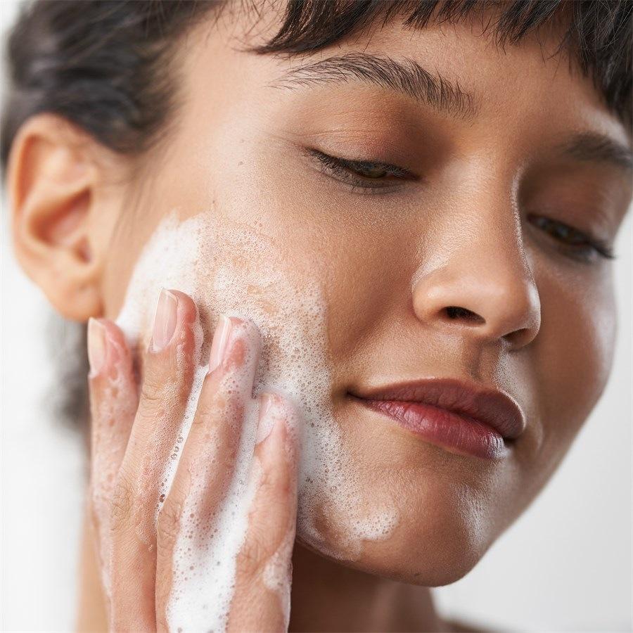 AQUANATURE Erfrischendes Reinigungsmousse Von ANNEMARIE BÖRLIND