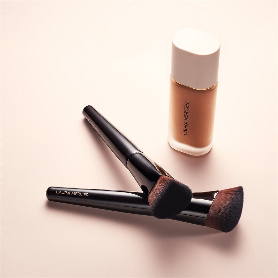 Brushes Real Flawless Foundation Brush Von Laura Mercier