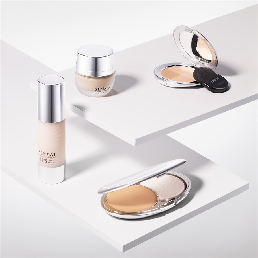 Cellular Performance Foundations Total Finish Foundation - Nachfüllung Von SENSAI