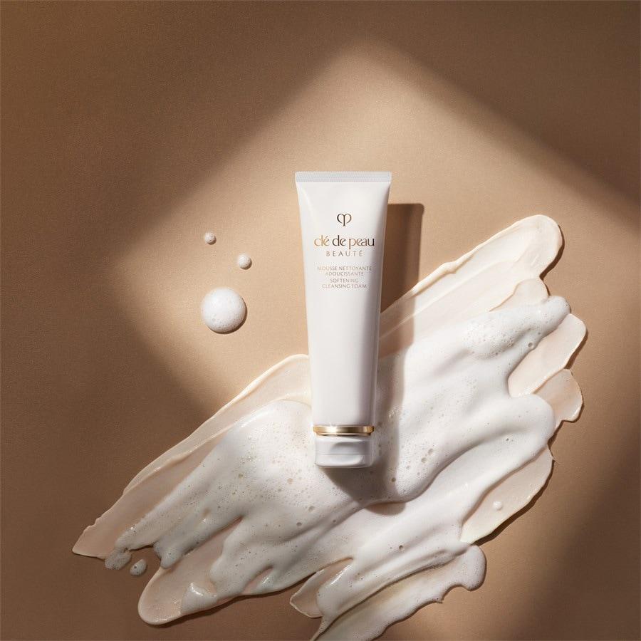 Clé De Peau Beauté Softening Cleansing Foam