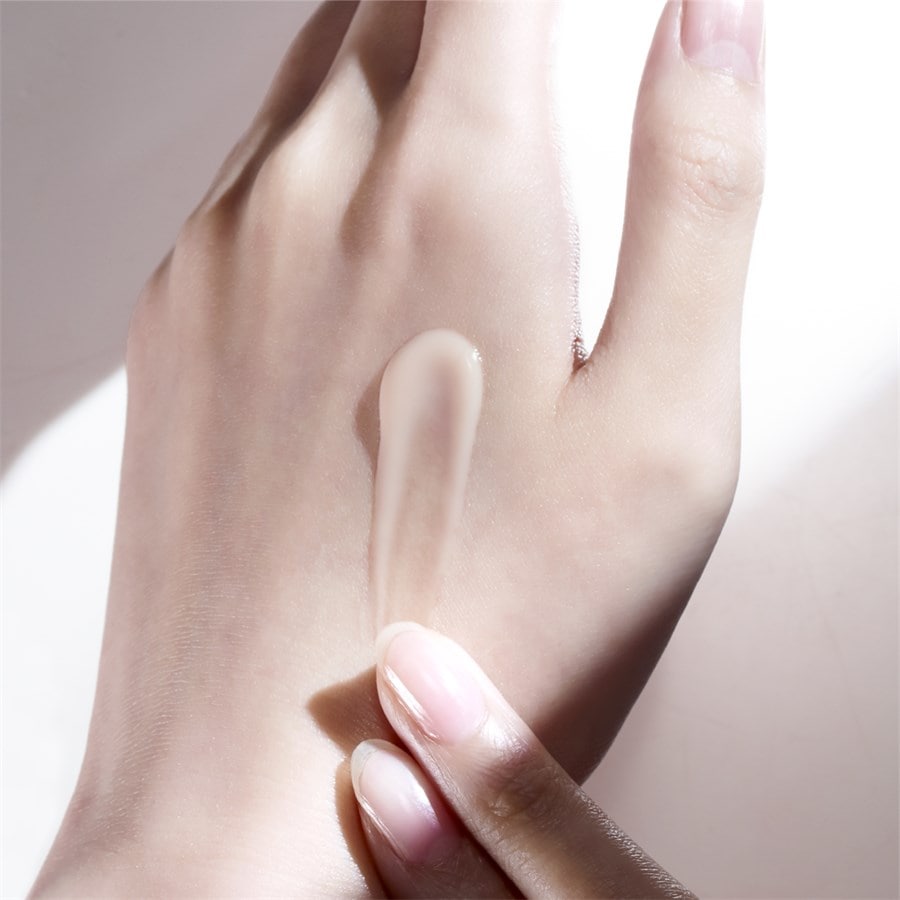 Expert Products Essence Day Veil Von SENSAI