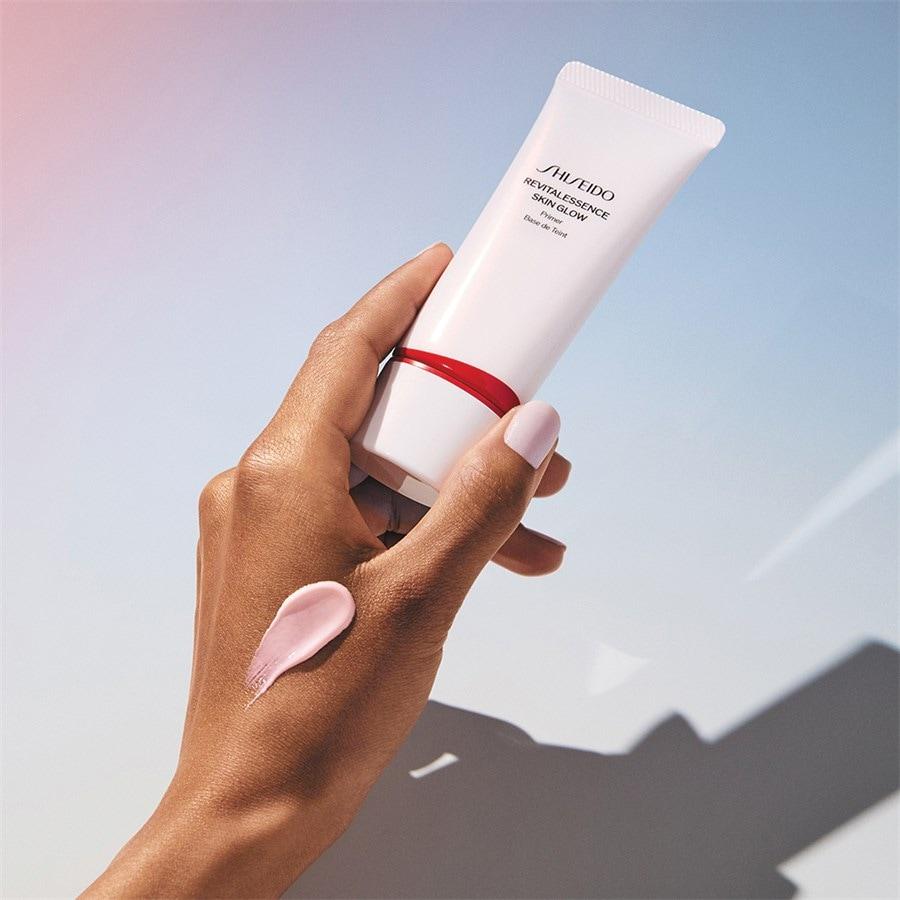 Foundation Revitalessence Skin Glow Primer SPF25PA++ Von Shiseido