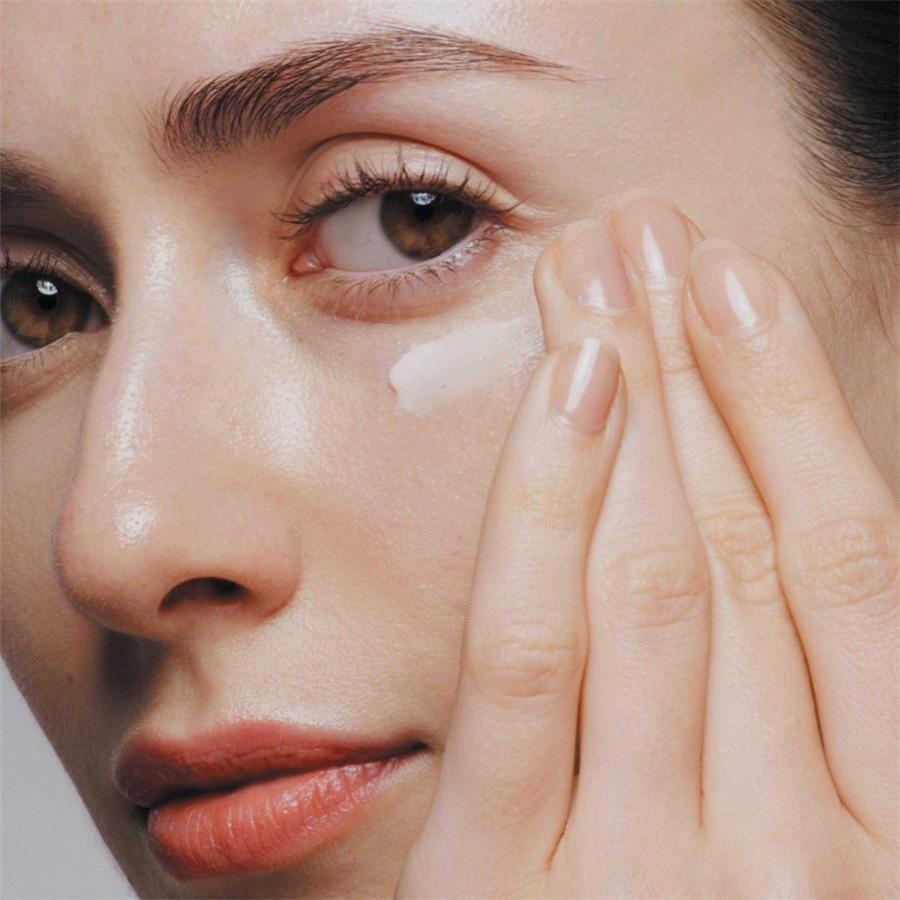 Future Solution LX Eye And Lip Contour Regenerating Cream Von Shiseido