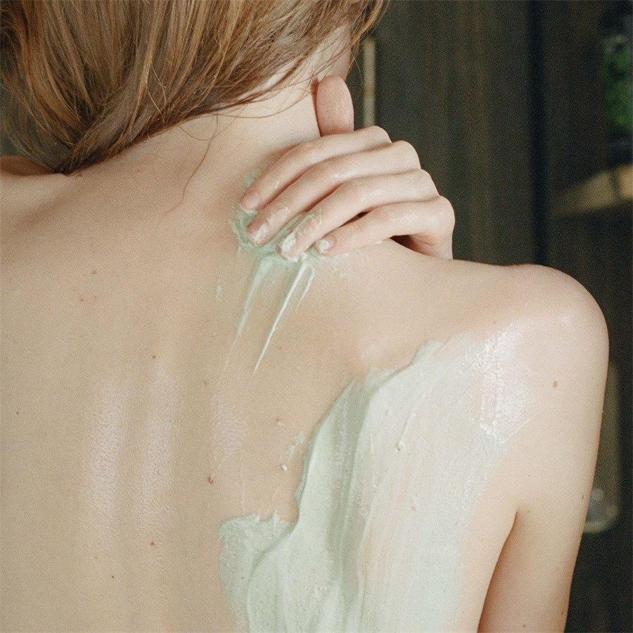 MÁDARA AHA+ Mineral Body Peel